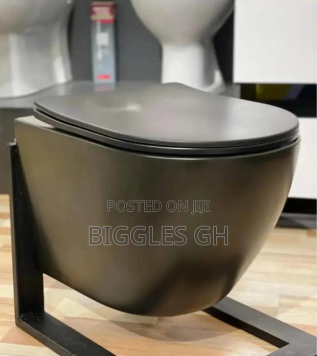Black Concealed Wc · Photo 3
