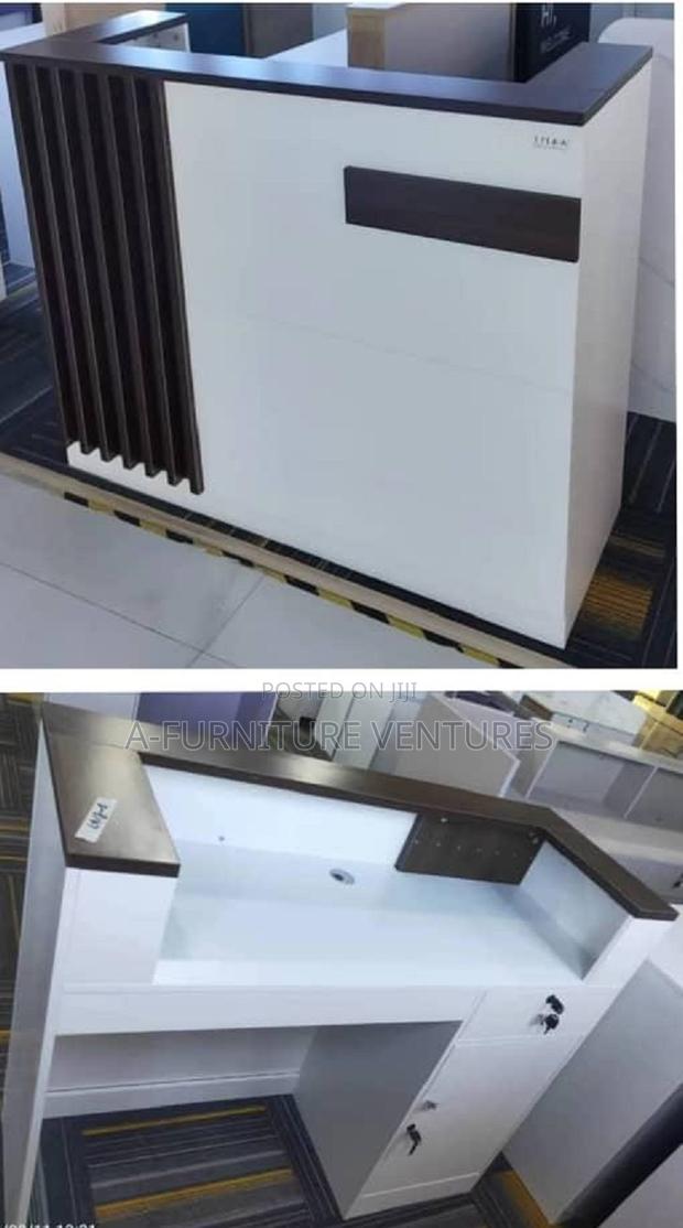 Reception Desk (120cm) · Photo 2