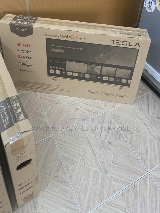 Connect Stream Tesla's 40-Inch Smart Tv With Built-in Chromecast · Photo 3