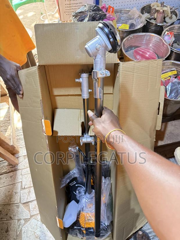 Ingco Gasoline Grass Trimmer And Brush Cutter photo 3