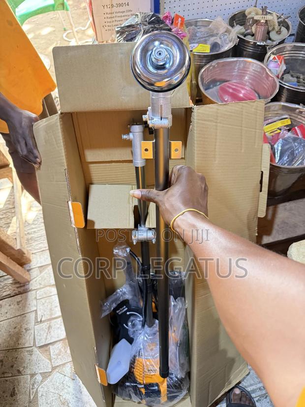 Ingco Gasoline Grass Trimmer And Brush Cutter photo 4