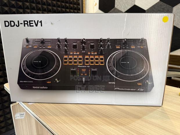 Pioneer Dj DDJ-Rev1 Controller for Serato Dj · Photo 3