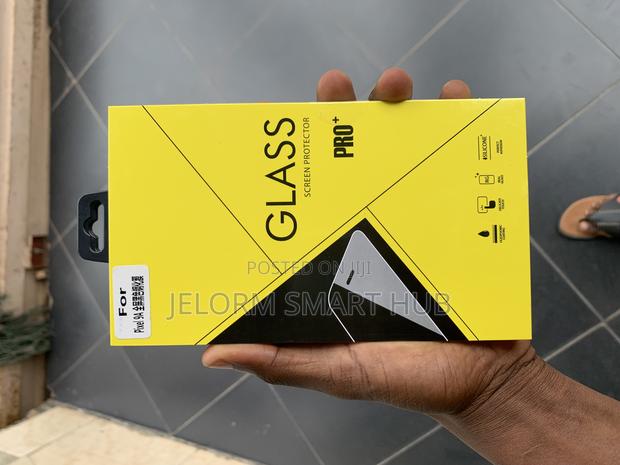 Pixel 9a Clear Screen Protector · Photo 4
