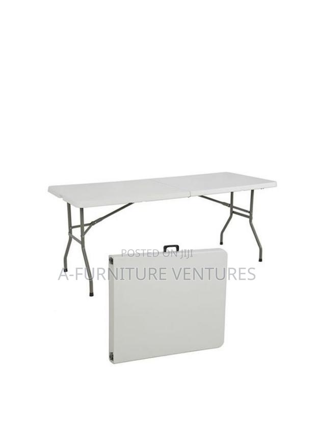 Ten-Seater White Folding Table · Photo 2