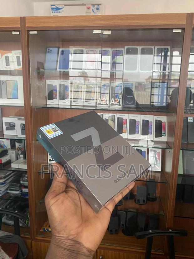 New Samsung Galaxy Z Fold6 256 GB Black · Photo 2
