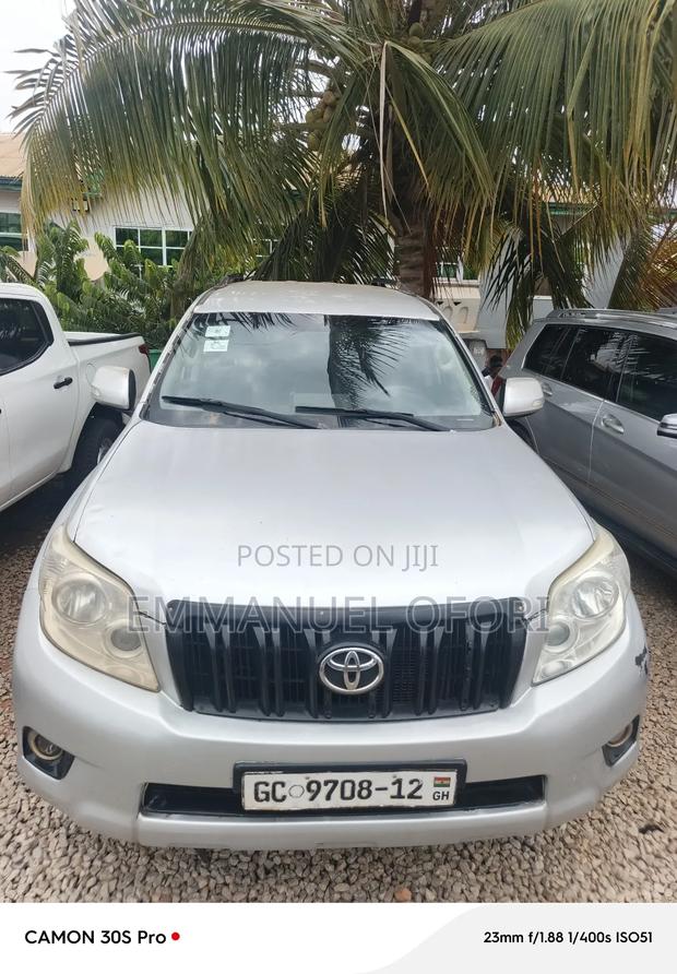 Toyota Land Cruiser Prado 2010 Silver