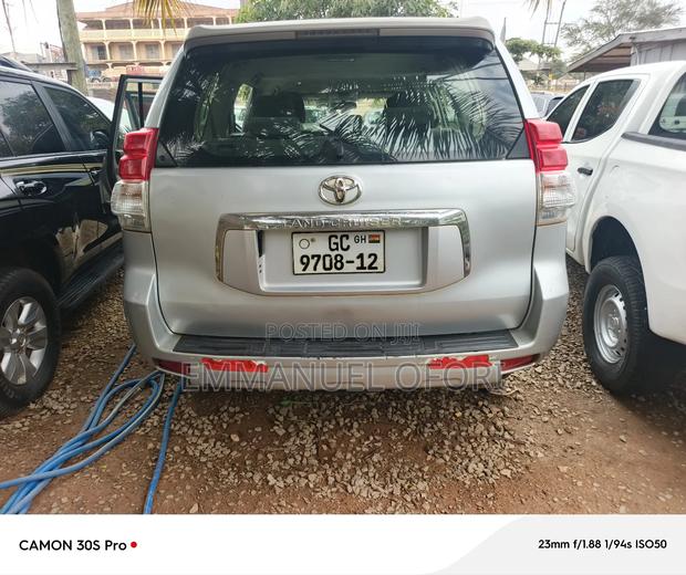 Toyota Land Cruiser Prado 2010 Silver