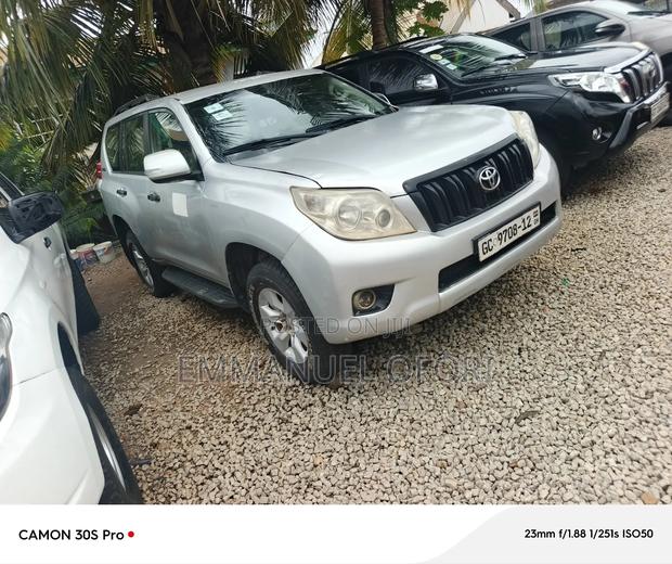 Toyota Land Cruiser Prado 2010 Silver
