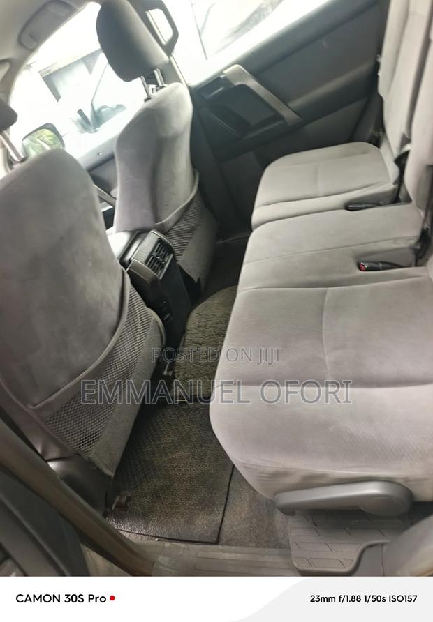 Toyota Land Cruiser Prado 2010 Silver