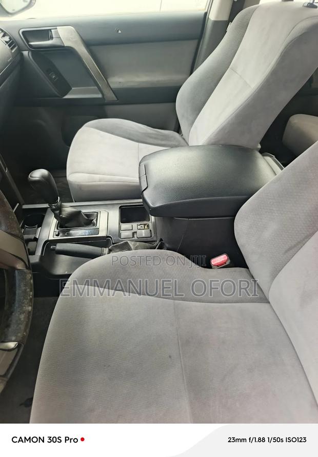 Toyota Land Cruiser Prado 2010 Silver