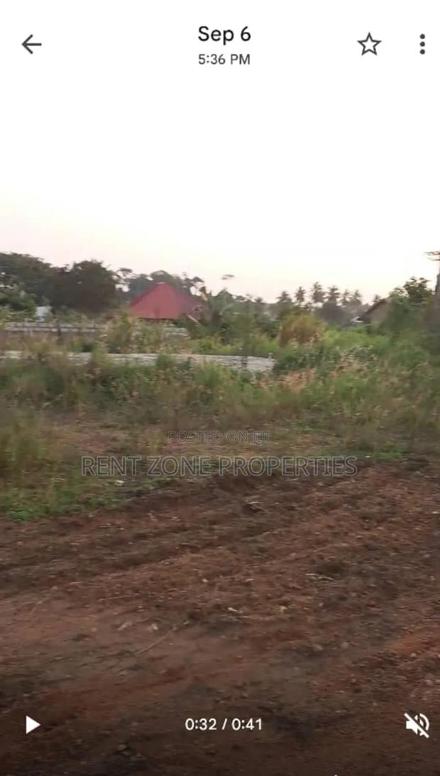Land With Site Plan and Indenture · Photo 4