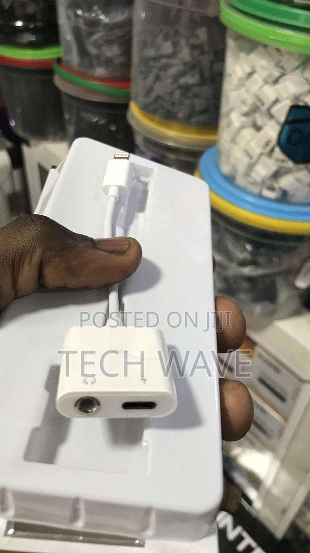 iPhone Audio Jack or Adapter photo 4