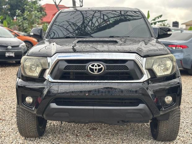 Toyota Tacoma 2013 Black photo 3