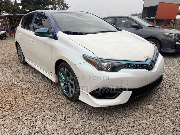 Toyota Corolla 2017 White