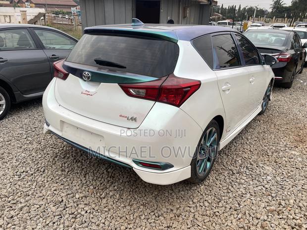 Toyota Corolla 2017 White