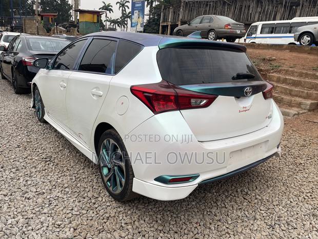 Toyota Corolla 2017 White