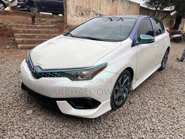 Toyota Corolla 2017 White