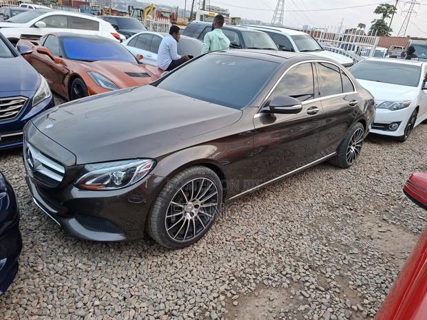 Mercedes-Benz C300 Luxury 4matic Sedan AWD (2.0L 4cyl 7A) 2017 Brown