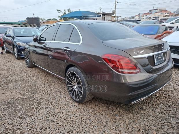 Mercedes-Benz C300 Luxury 4matic Sedan AWD (2.0L 4cyl 7A) 2017 Brown
