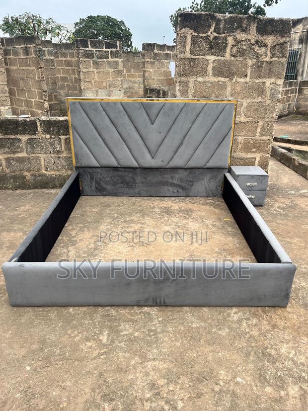 Opulence Queen-size Bed Frame With 1 Side Drawer photo 3