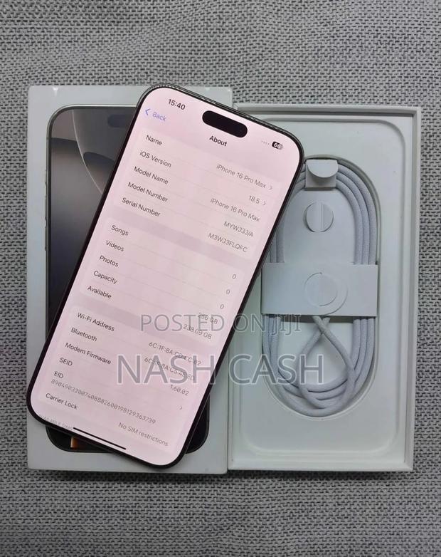 Apple iPhone 16 Pro Max 256 GB Gold · Photo 2