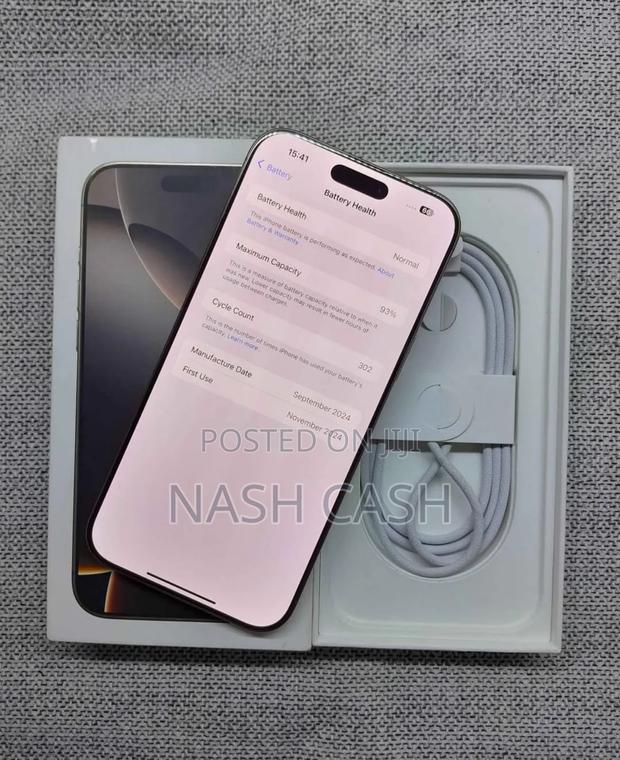 Apple iPhone 16 Pro Max 256 GB Gold · Photo 3