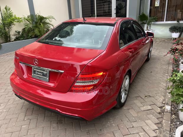 Mercedes-Benz C250 2014 Red
