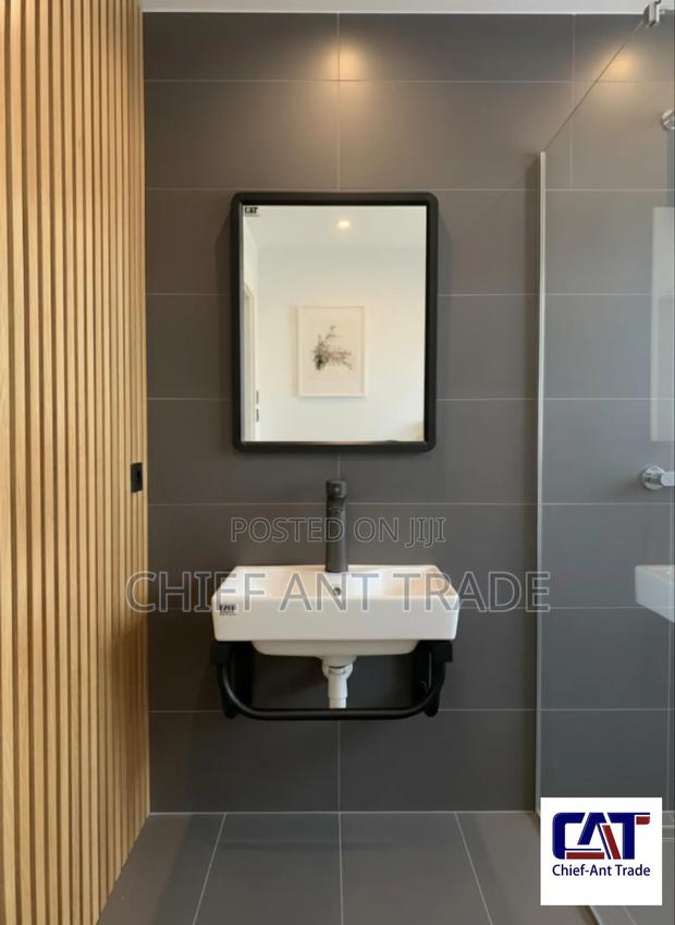 Basin With Mirror 9945 · Photo 2