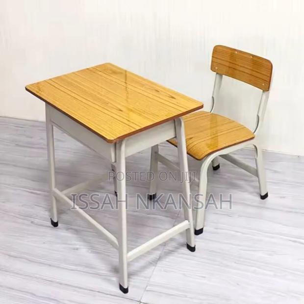 Leaning Table and Chair · Photo 3