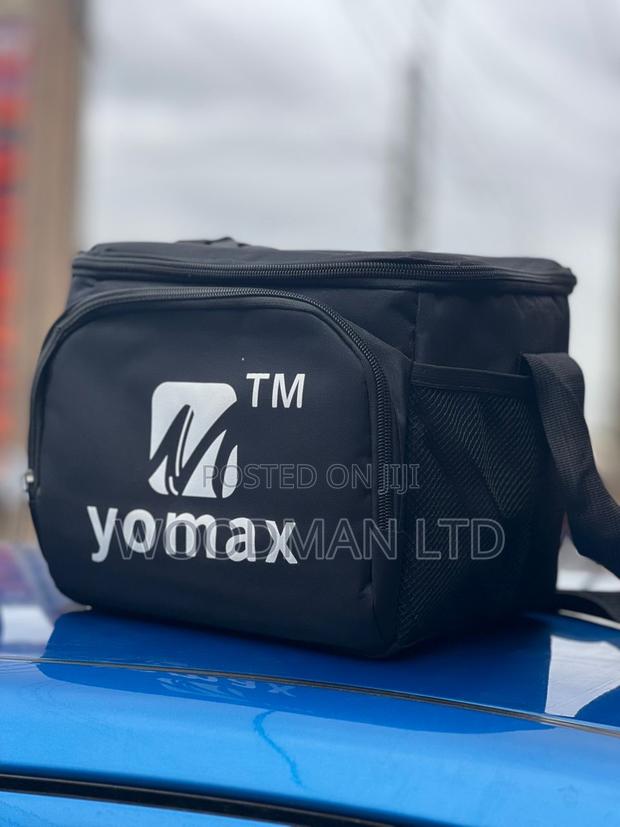 Spacious Lunch Bag · Photo 3