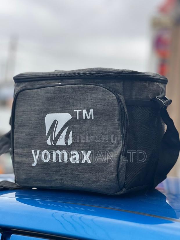 Spacious Lunch Bag · Photo 4