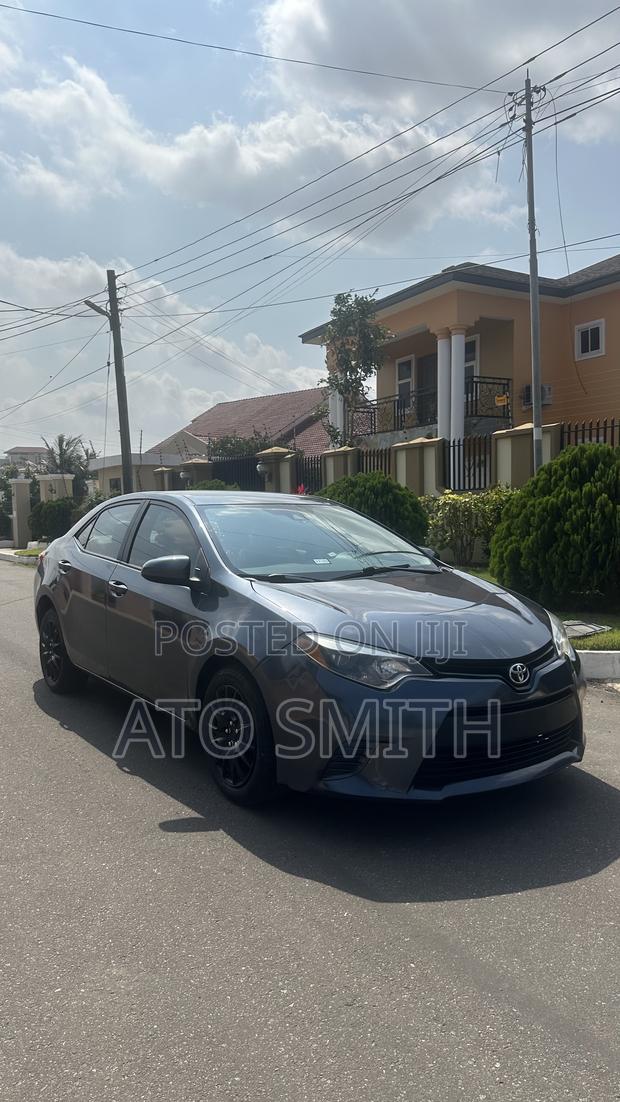 Toyota Corolla 2017 Gray · Photo 1
