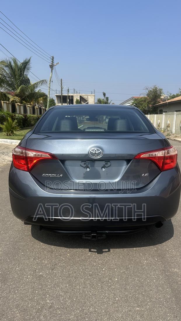 Toyota Corolla 2017 Gray · Photo 3