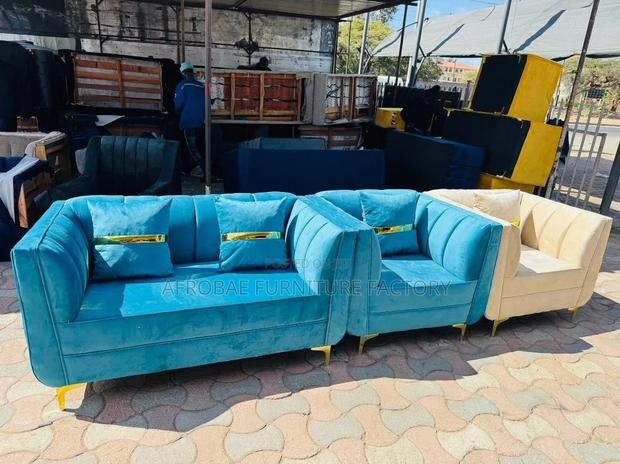 Quality and Luxury Modern Sofa Designs · Photo 2