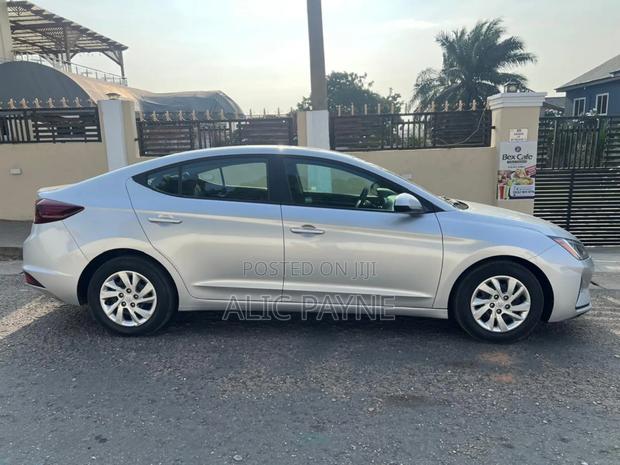 Hyundai Elantra SE 2019 Silver