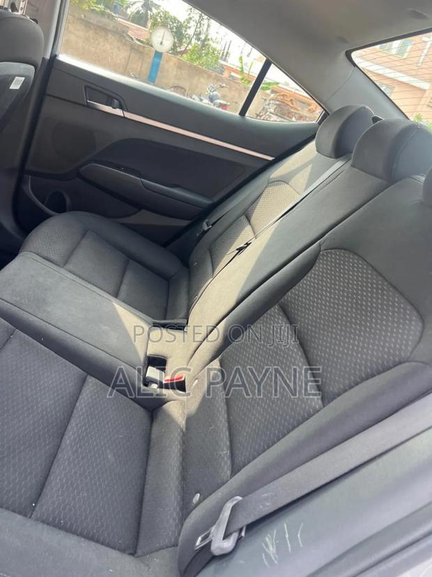 Hyundai Elantra SE 2019 Silver