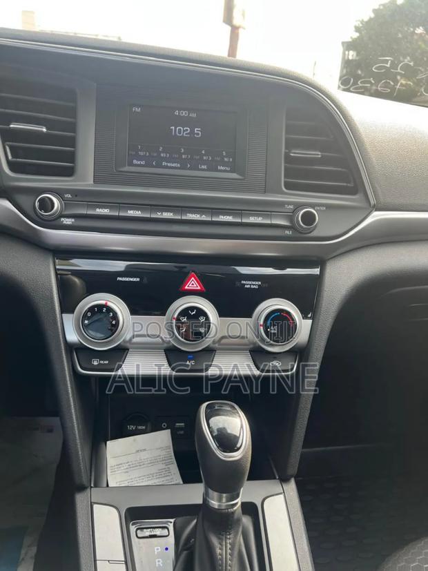 Hyundai Elantra SE 2019 Silver