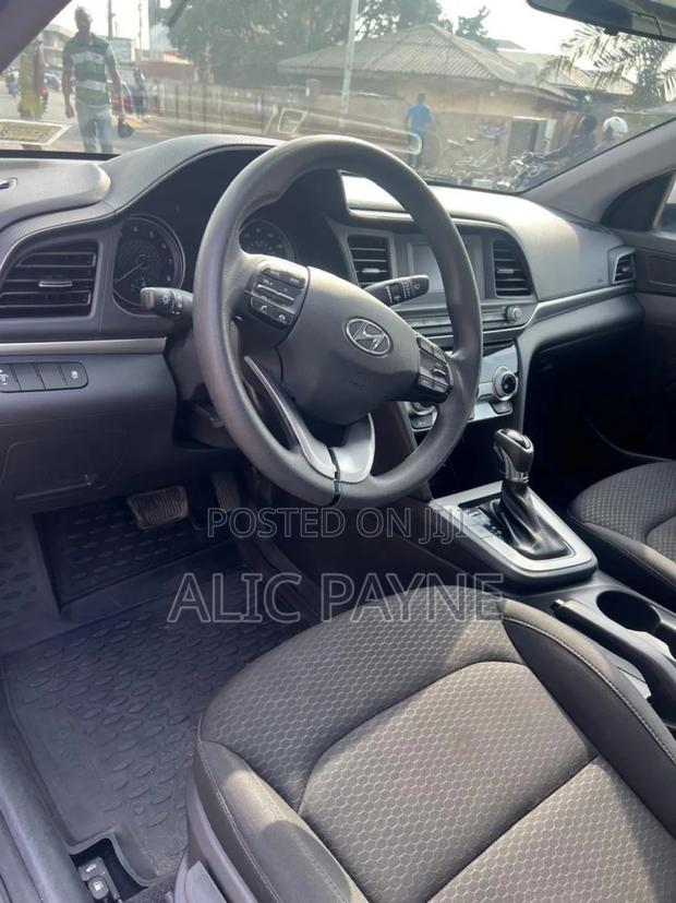 Hyundai Elantra SE 2019 Silver