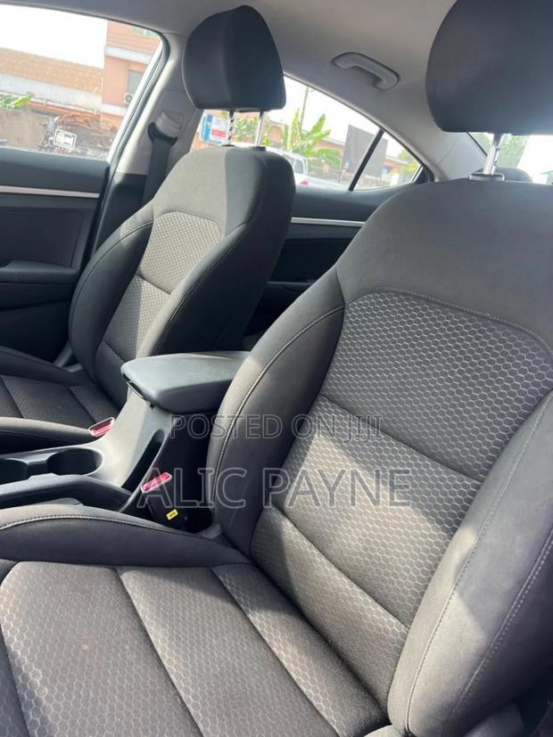 Hyundai Elantra SE 2019 Silver