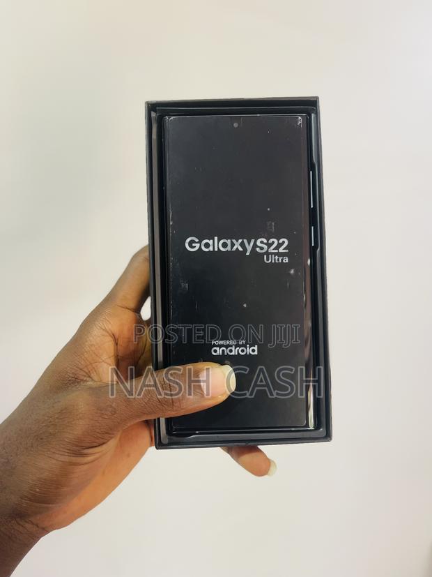 New Samsung Galaxy S22 Ultra 5G 256 GB Black · Photo 2