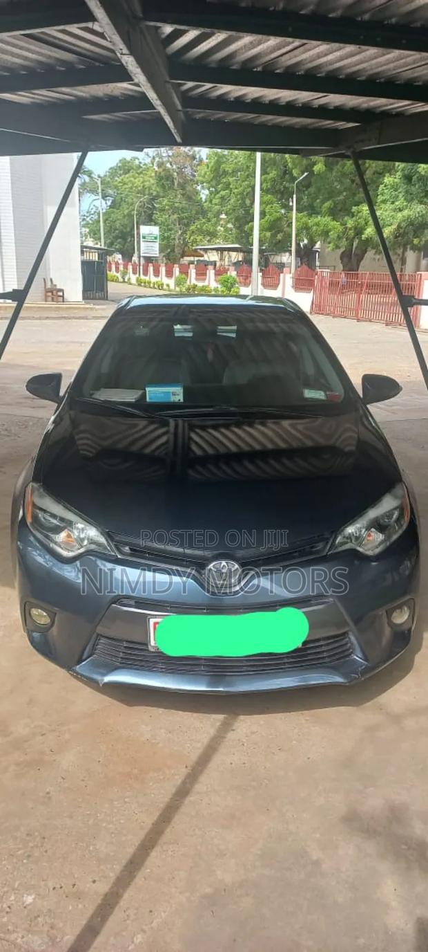 Toyota Corolla LE 4dr Sedan (1.8L 4cyl CVT) 2016 Gray photo 3