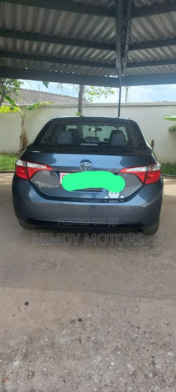 Toyota Corolla LE 4dr Sedan (1.8L 4cyl CVT) 2016 Gray photo 6