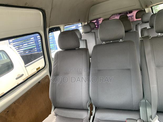 Toyota HiAce 2016 White photo 8