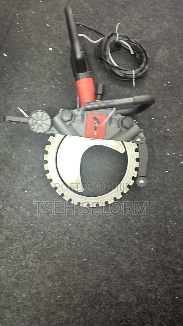 Wall Cutting Machine