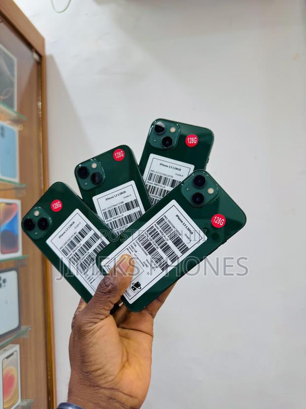 Apple iPhone 13 128 GB Green photo 2