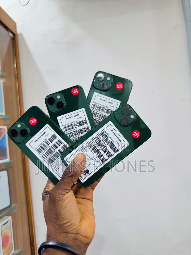 Apple iPhone 13 128 GB Green photo 2