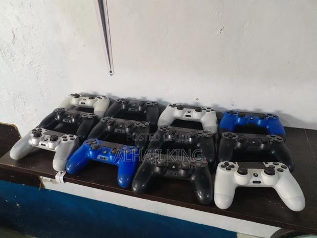 Original Ps4 Controllers (Home Used)