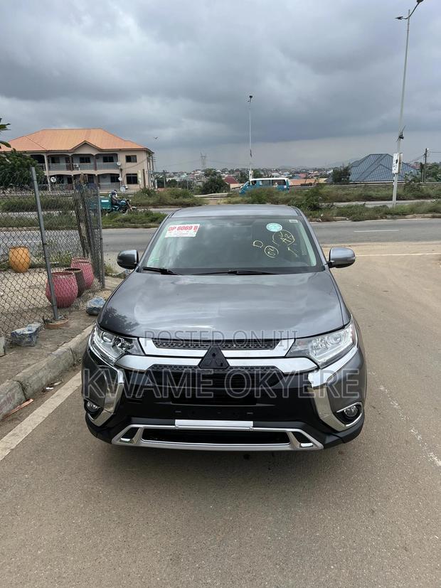 Mitsubishi Outlander SE FWD 2019 Gray