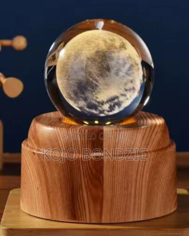 Crystal Ball Night Light (New Edition) photo 3