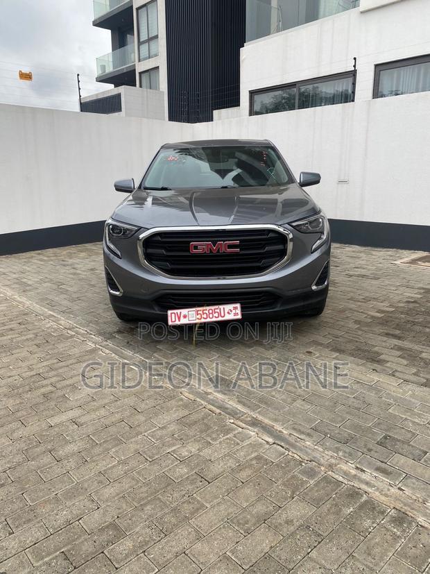 GMC Terrain 2019 Gray photo 2